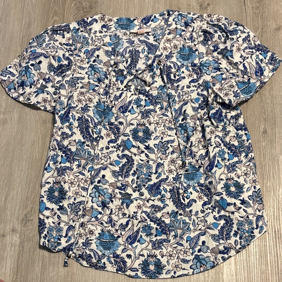 Knox Rose Blue and White Floral Short Sleeve Blouse - Picture 1 of 3